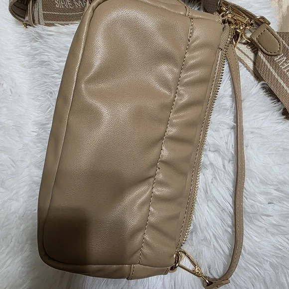 Steve Madden Taupe SM Logo Crossbody with Detachable Strap - Picture 9 of 14